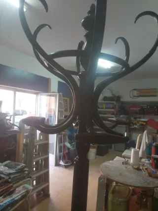 Perchero retro madera enebro giratorio S.XX