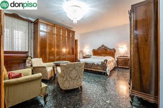 Piso en venta en Centro - Sagrario en Granada