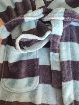 Bata infantil niño azul y marino