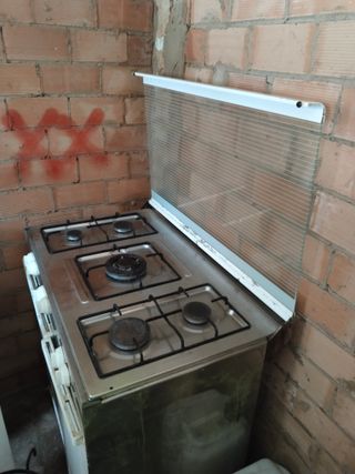 Cocina de gas 5 fuegos con horno