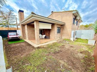 Casa pareada en venta en Valdeaveruelo