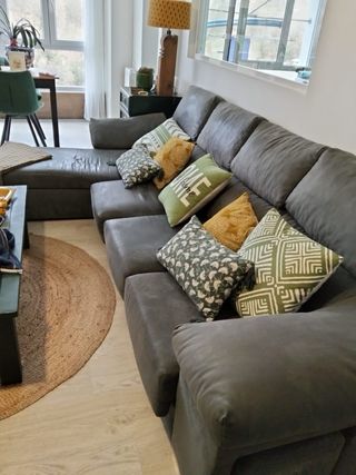 Sofá modular gris y verde