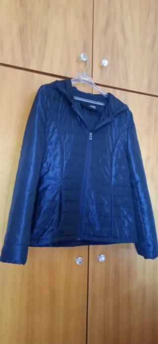 Anorak mujer azul con capucha