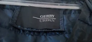 Anorak mujer azul con capucha