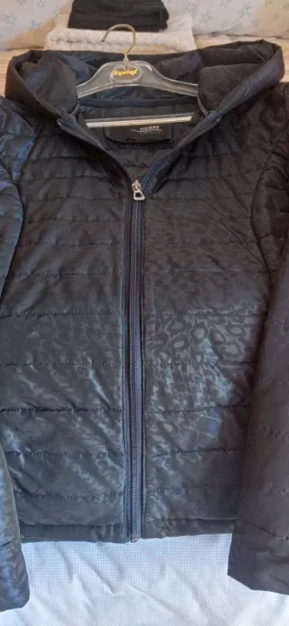 Anorak mujer azul con capucha