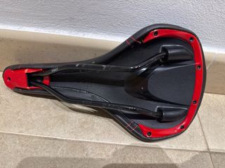 Sillín Bici MTB Bontrager Evoke Negro/Rojo