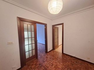 Piso en venta en Plaza España - Villa Pilar - Reyes Católicos - Vadillos en Burgos