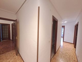 Piso en venta en Plaza España - Villa Pilar - Reyes Católicos - Vadillos en Burgos