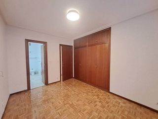 Piso en venta en Plaza España - Villa Pilar - Reyes Católicos - Vadillos en Burgos