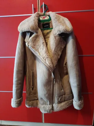 Chaquetón Stradivarius Beige Talla S