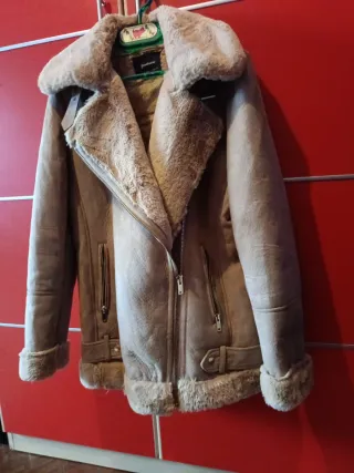 Chaquetón Stradivarius Beige Talla S