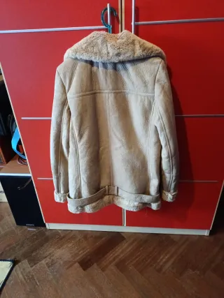 Chaquetón Stradivarius Beige Talla S