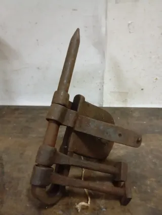 LIQUIDACIÓN Candado de hierro antiguo