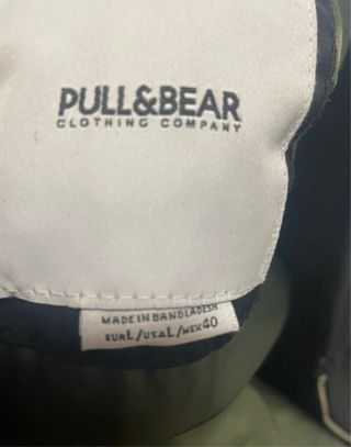 Chaqueta bomber Pull and Bear negra