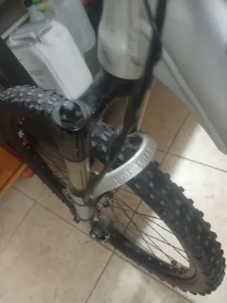Bicicleta de Montaña Doble Suspensión
