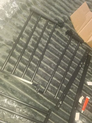 Estantería metálica negra