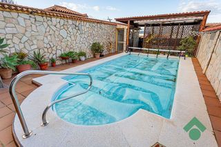 Casa adosada en venta en San García en Algeciras