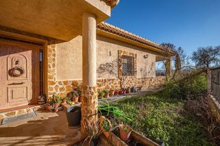 Chalet en venta en Baza