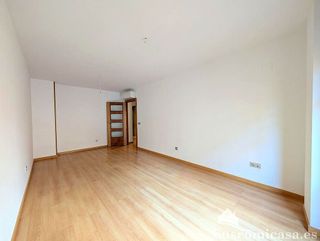 Piso en venta en Linares