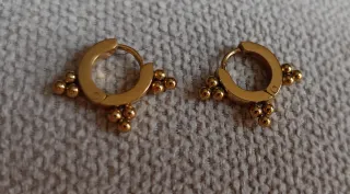 Pendientes aro dorados con bolitas