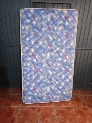 Armario de madera color cerezo mas cama de 90 más