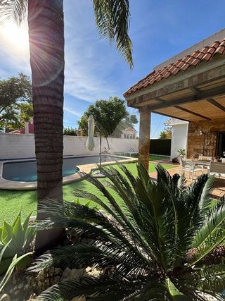 Chalet en venta en Montequinto en Dos Hermanas