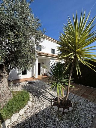 Chalet en venta en Montequinto en Dos Hermanas