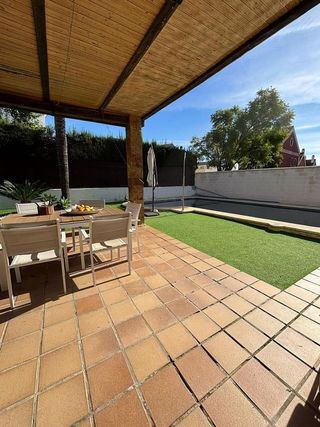 Chalet en venta en Montequinto en Dos Hermanas