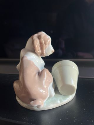 Lladro 7672 Perro con Flores