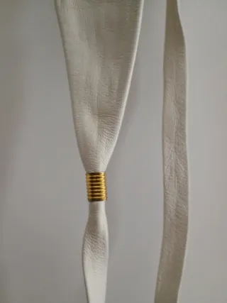 Cintura vera pelle bianco dettaglio oro