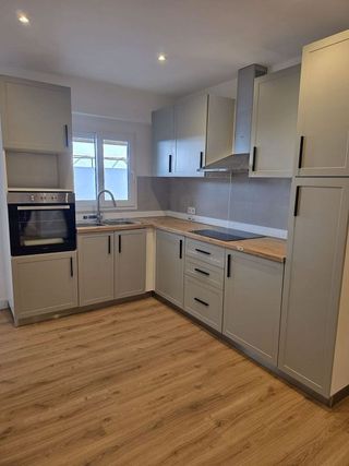 Piso en venta en Avda. de Abril. - 9 de octubre en Sagunto