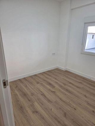 Piso en venta en Avda. de Abril. - 9 de octubre en Sagunto