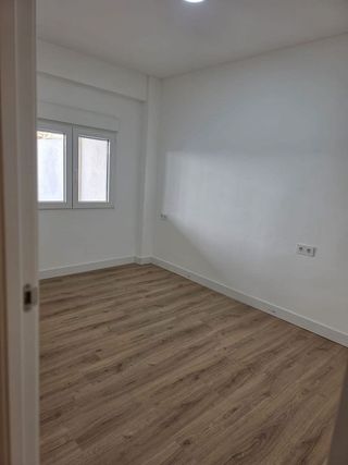 Piso en venta en Avda. de Abril. - 9 de octubre en Sagunto