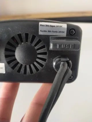 Convertidor Tensión 24V a 230V USB 300W