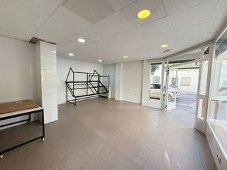 Local comercial en venta en Andújar