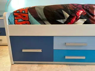 Cama juvenil con cajones