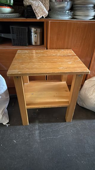 Mesita auxiliar de madera