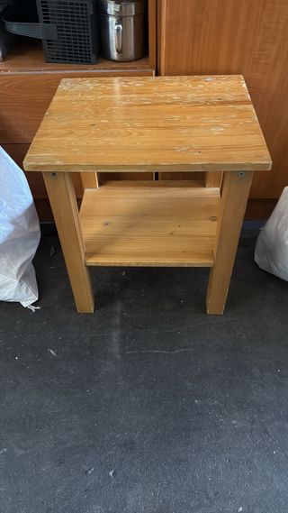 Mesita auxiliar de madera