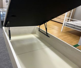 Liquidación en canapés de 105x190 reforzados