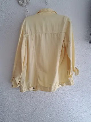 Chaqueta vaquera amarilla talla M