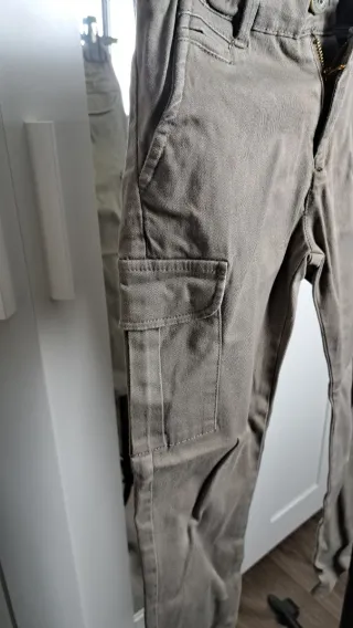 2 Pantaloni cargo bimbo 7/8 anni