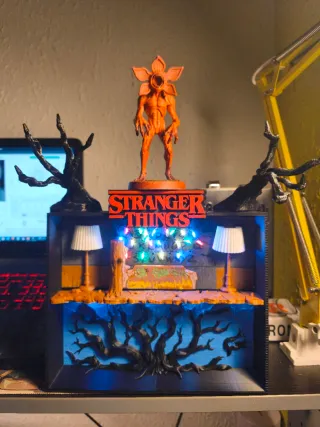 Expositor Stranger Things Funko Kinder Joy