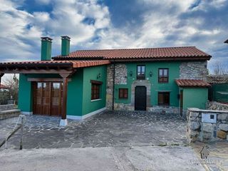 Chalet en venta en Ribadesella