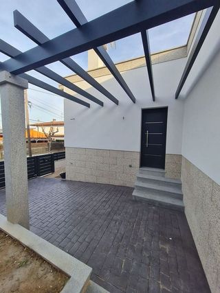 Chalet en venta en Sant Esteve Sesrovires