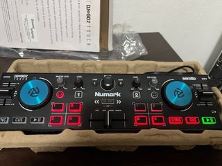 Numark DJ2GO2 Touch Controlador DJ Portátil