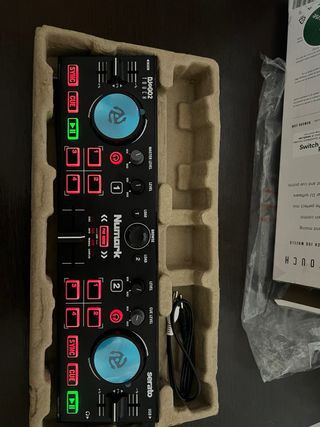 Numark DJ2GO2 Touch Controlador DJ Portátil