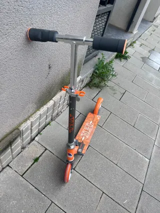 Patinete infantil naranja