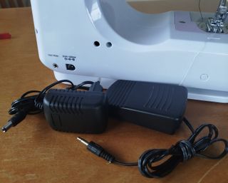 Máquina de coser UFR-705