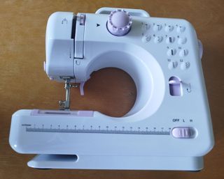 Máquina de coser UFR-705