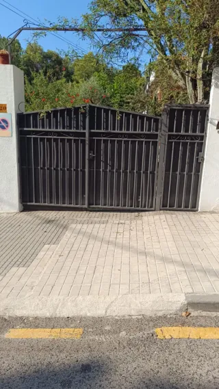 Portón de hierro forjado